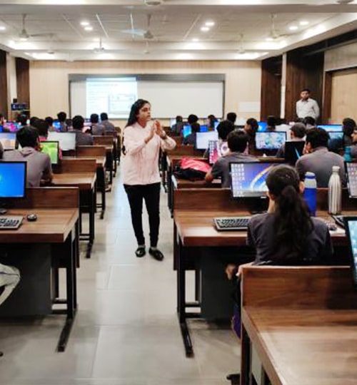100% Job Placement with Live Project Training