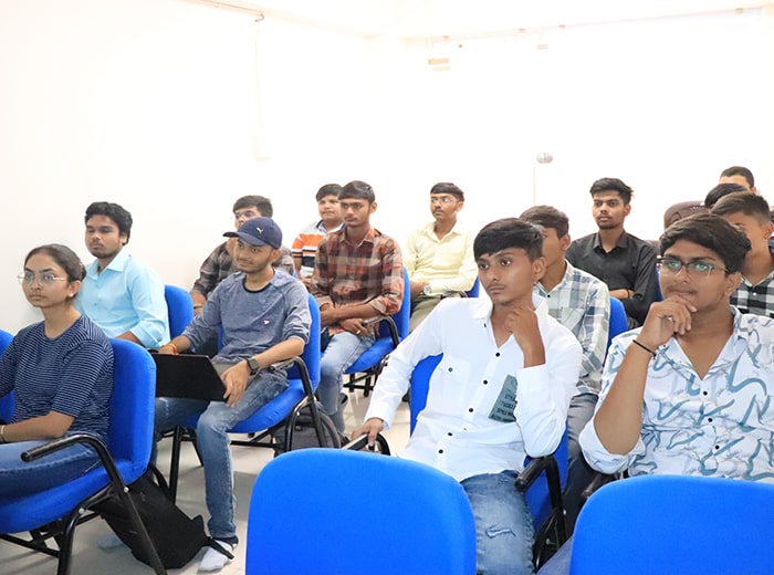 Students Learning Free Batches
